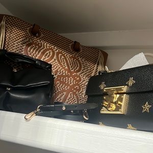 Meet your Posher, Aura